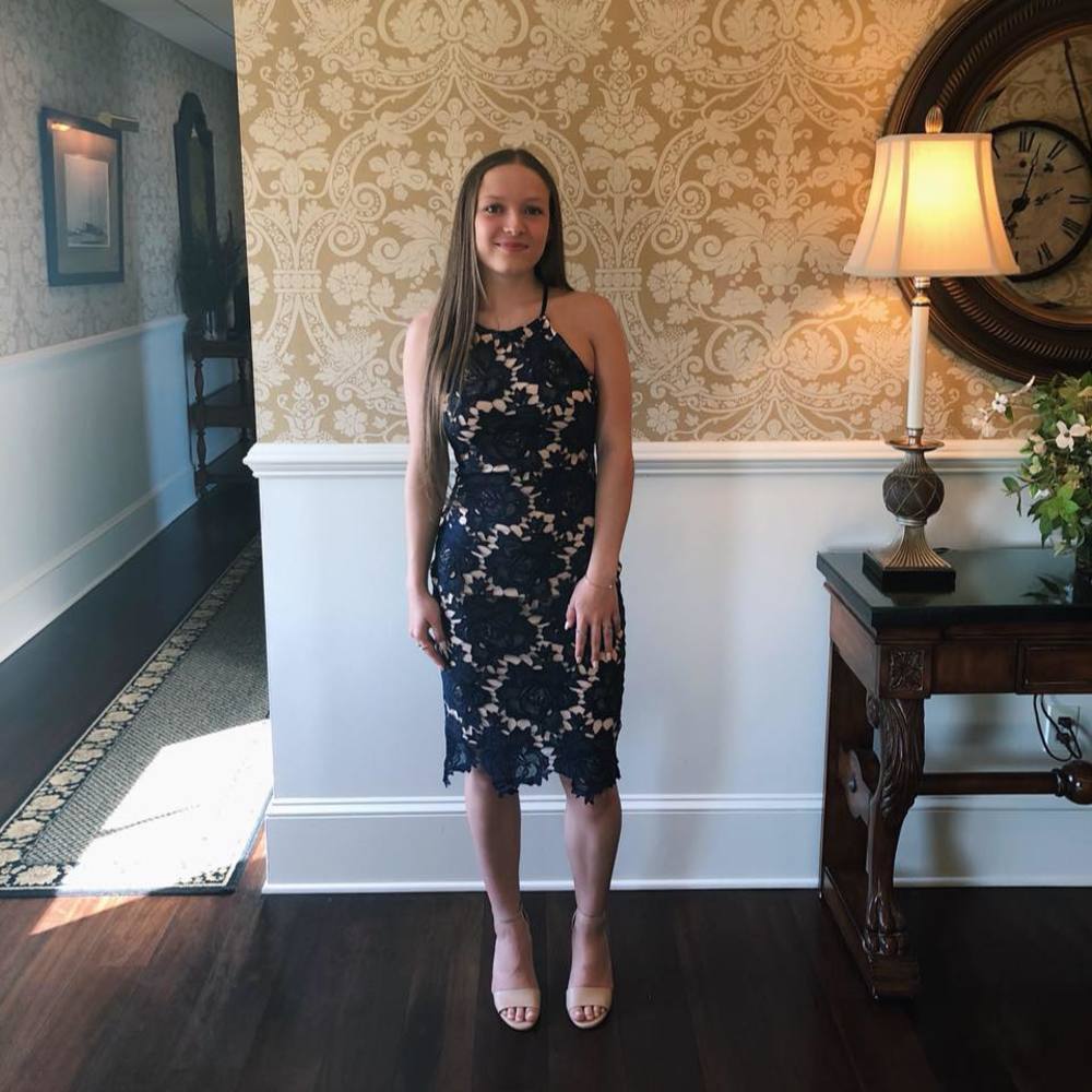 Meet your Posher, Dakota
